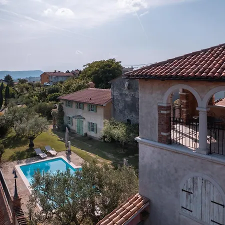 Villa Dobrinja Marezige